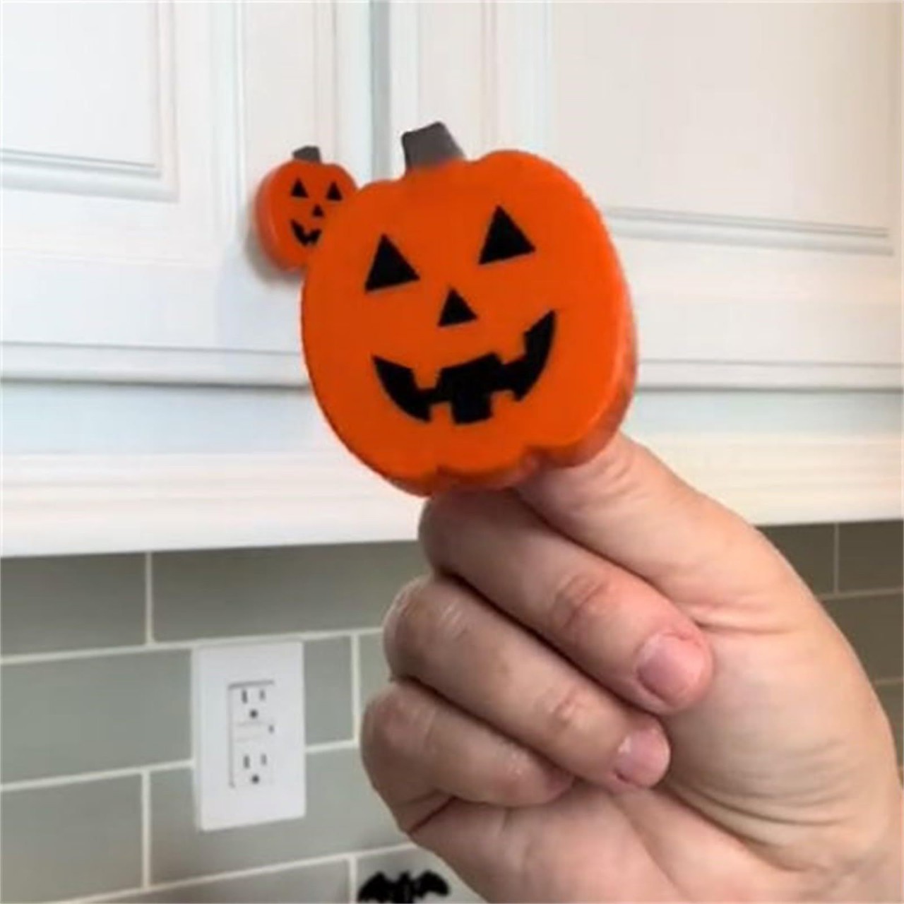 Halloween pumpkin knob cover,  - огляд і ціна Furniture Hardware Wood